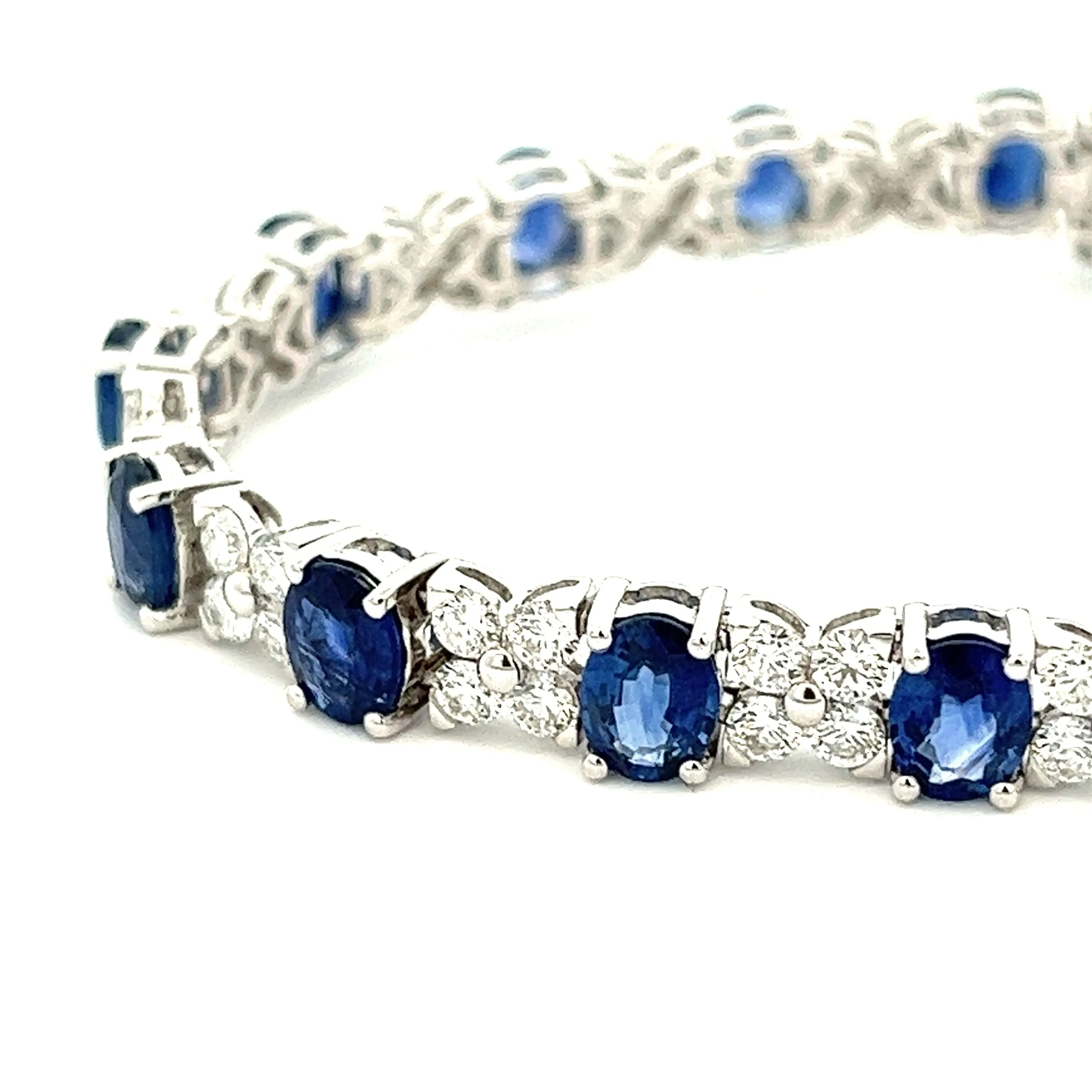 18k White Gold Diamond & Sapphire Bracelet