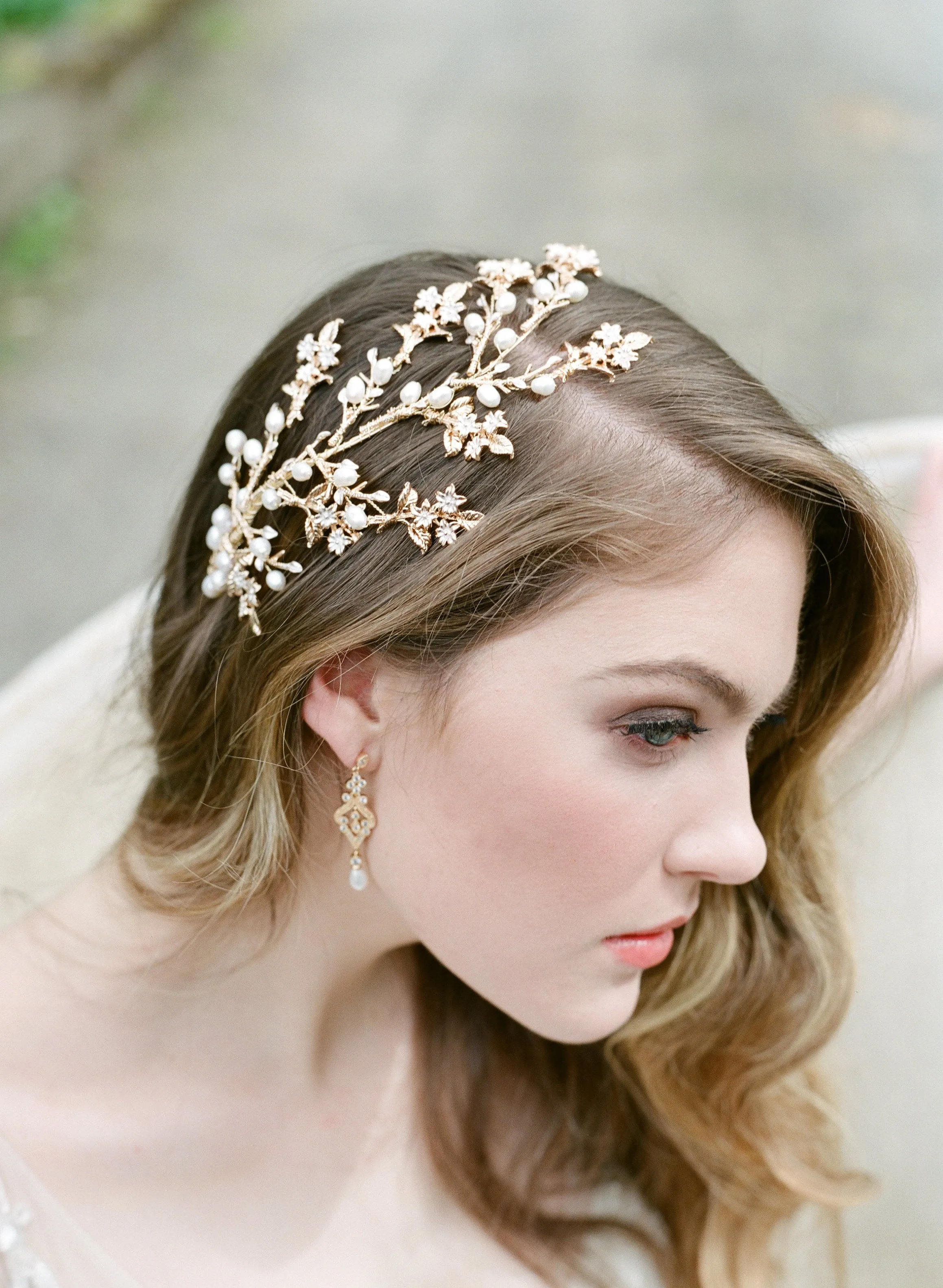 AURELIE Simulated Diamond and Pearl Drop Necklace