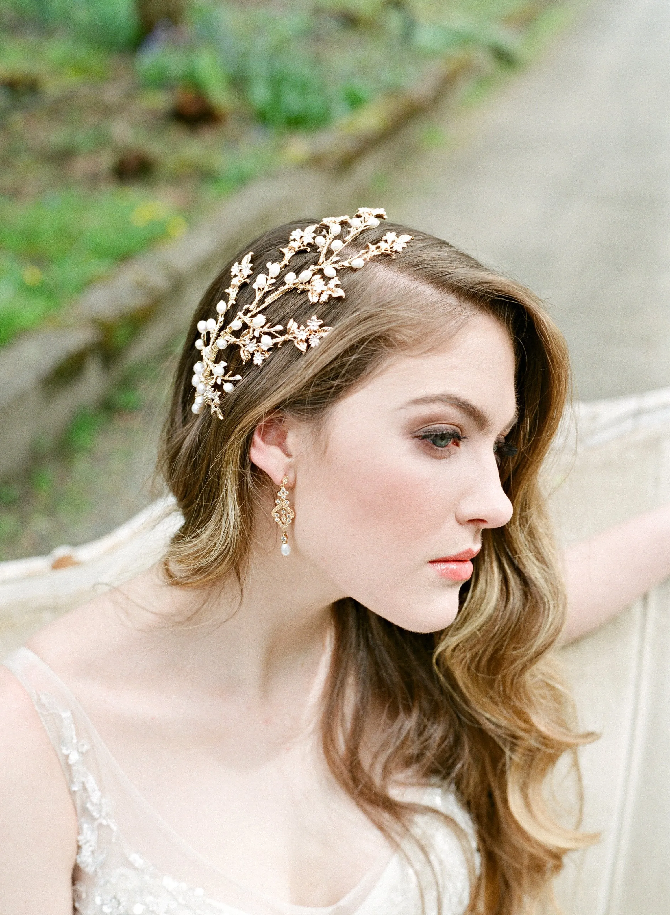AURELIE Simulated Diamond and Pearl Drop Necklace