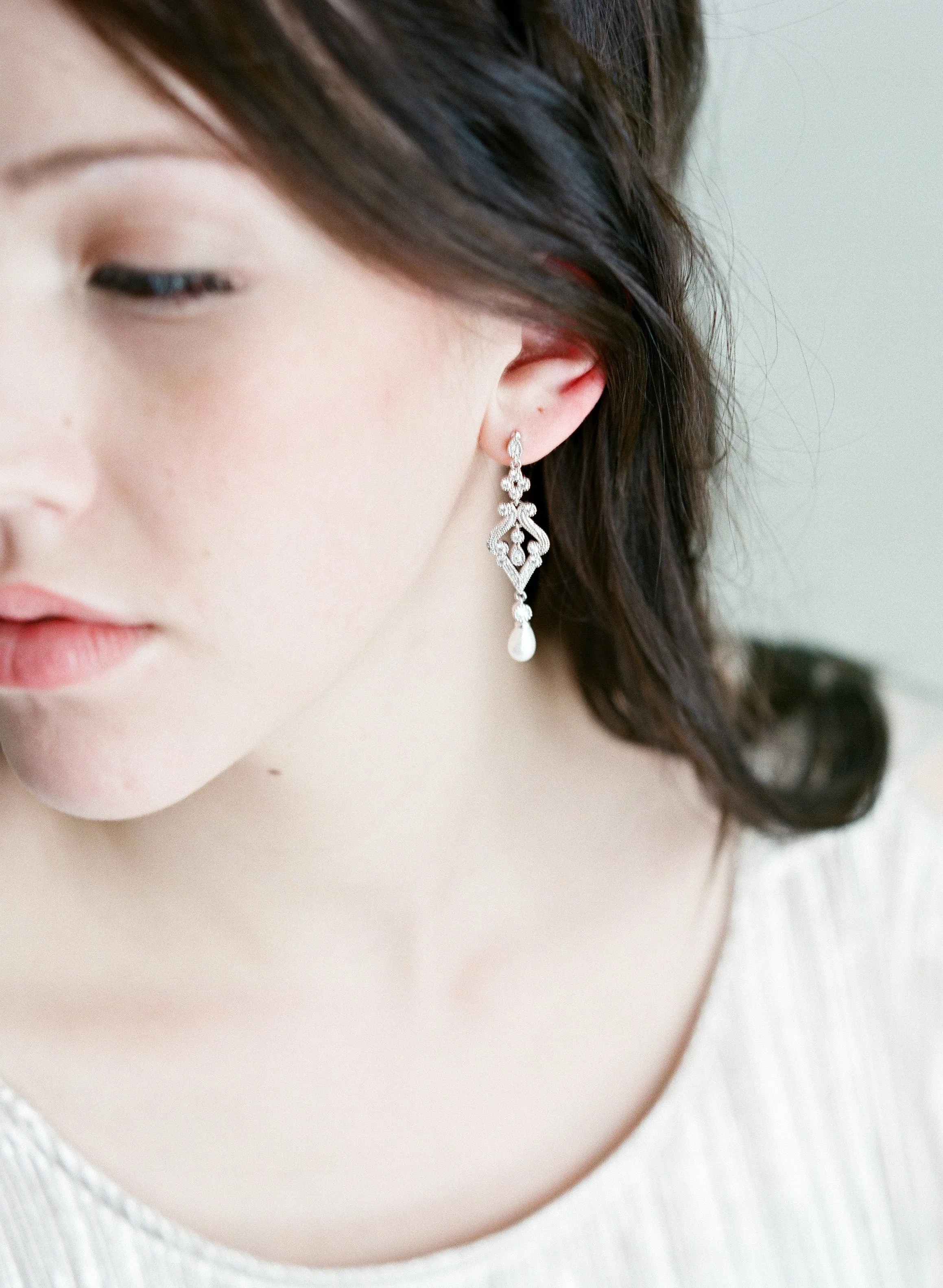 AURELIE Simulated Diamond and Pearl Drop Necklace