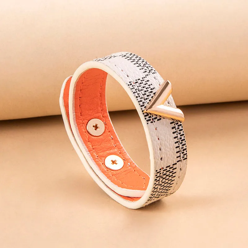 Classic Letter V Plaid Pattern Leather Bracelet Bangle