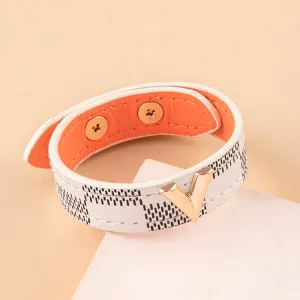 Classic Letter V Plaid Pattern Leather Bracelet Bangle