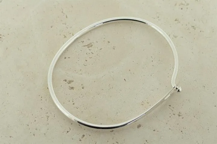 Clean curved hook bangle