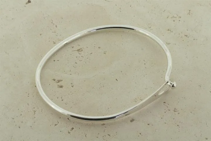 Clean curved hook bangle