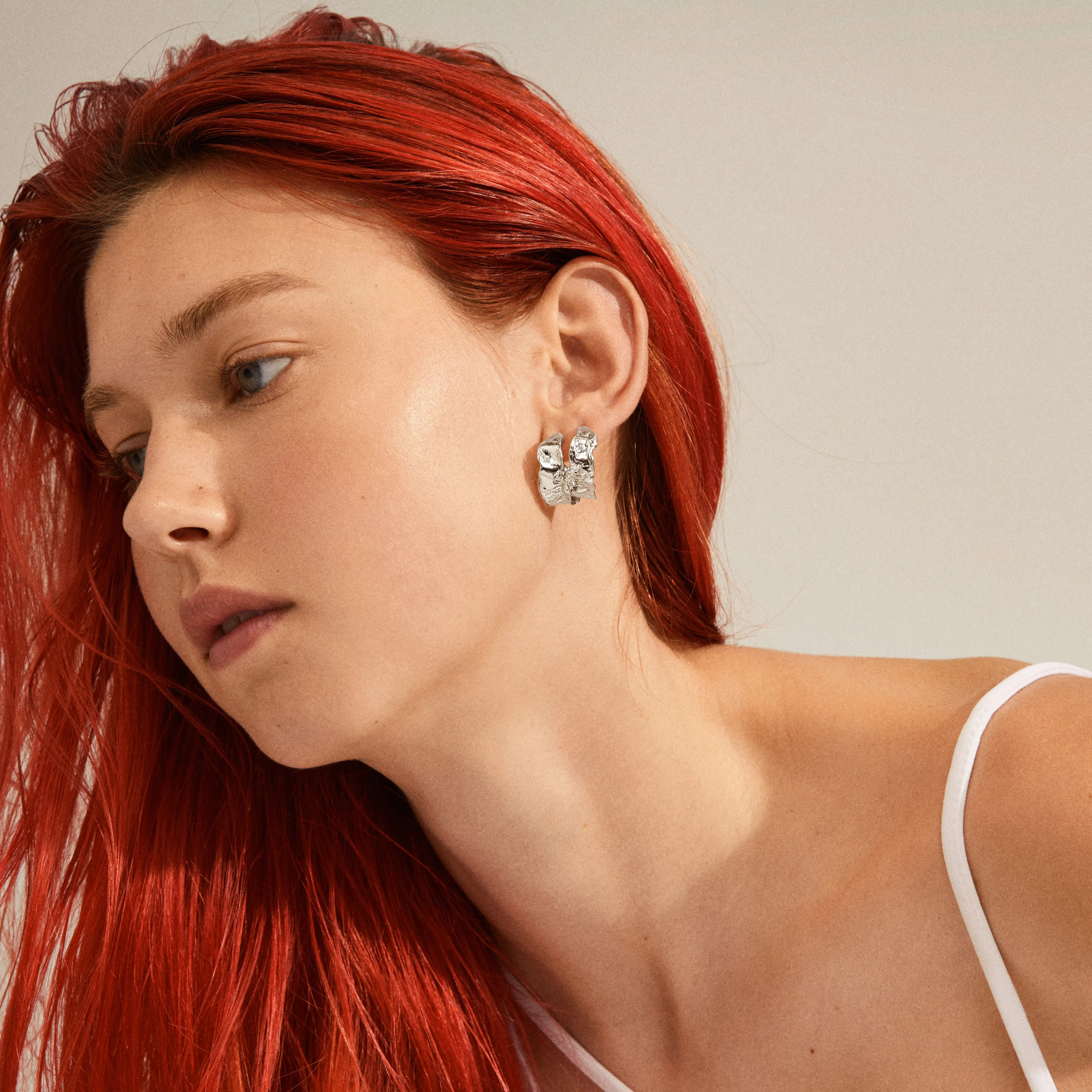 ELARA organic shaped hoop earrings silver-plated