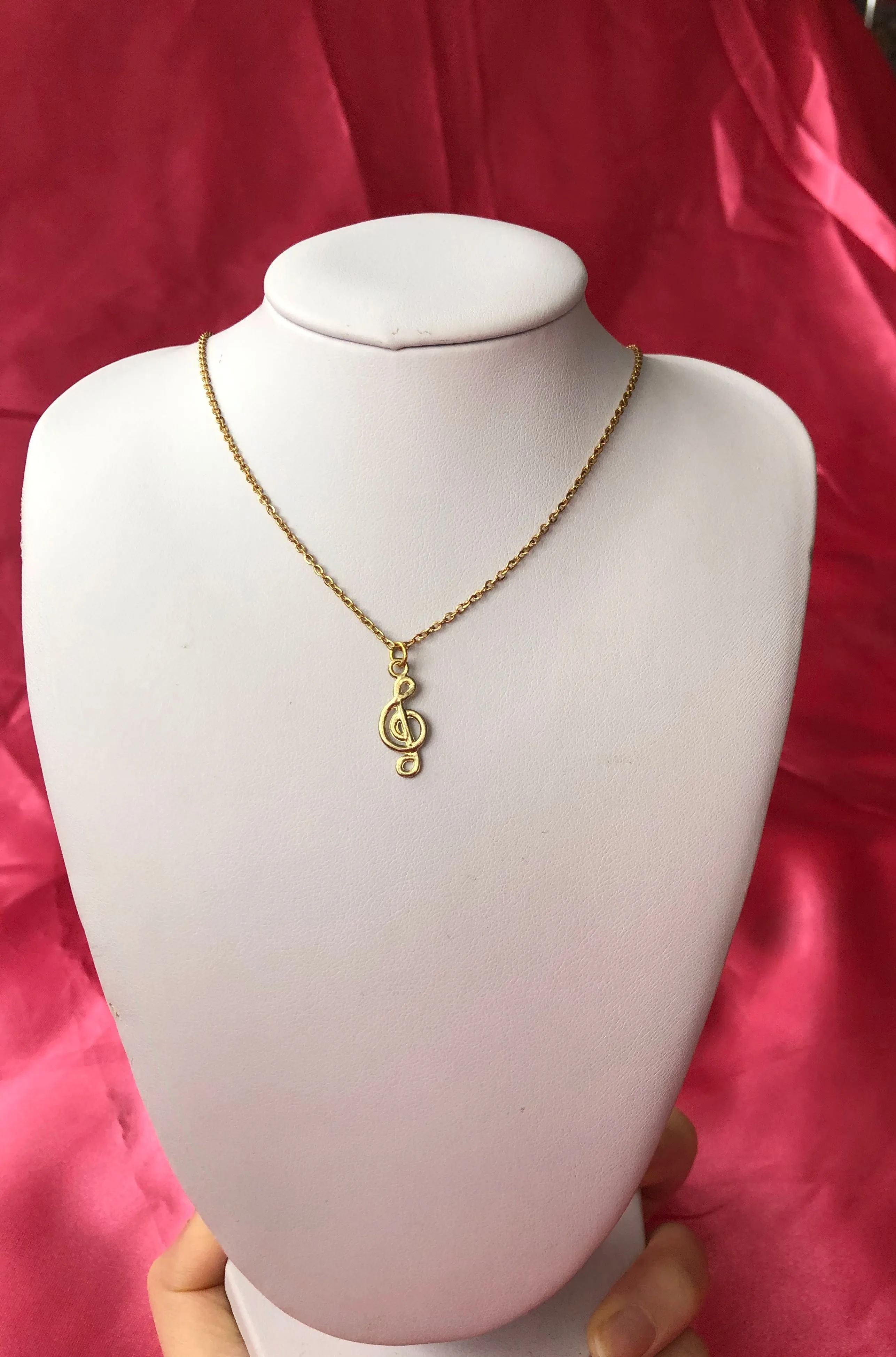 Music note necklace