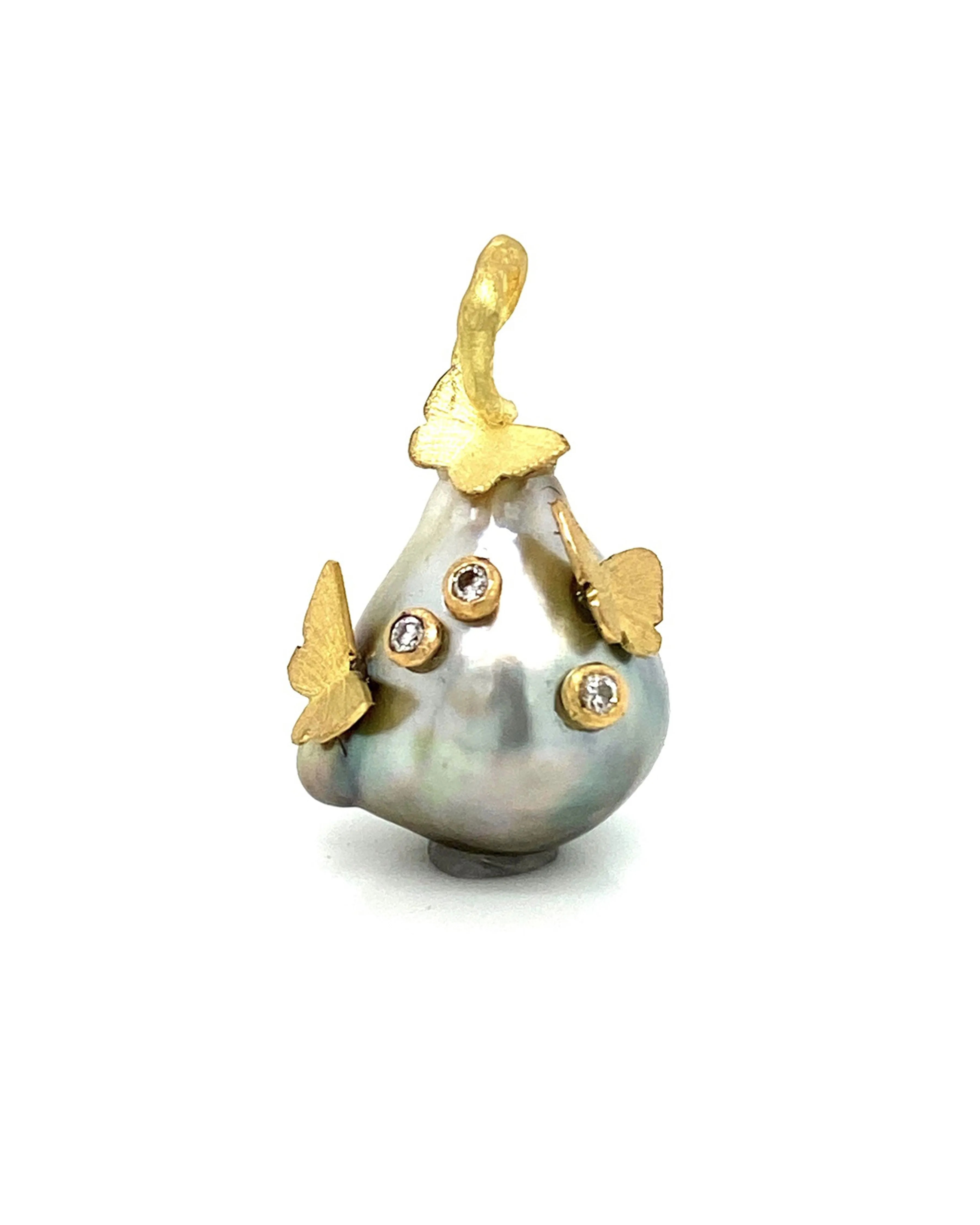 pendant tahitian pearl 18k gold with .11 ct. champagne diamonds