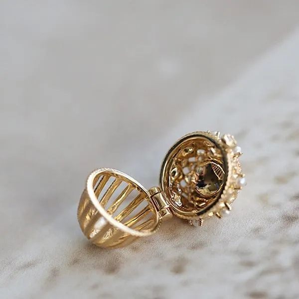 Romantic Hollow Frame Locket Pendant