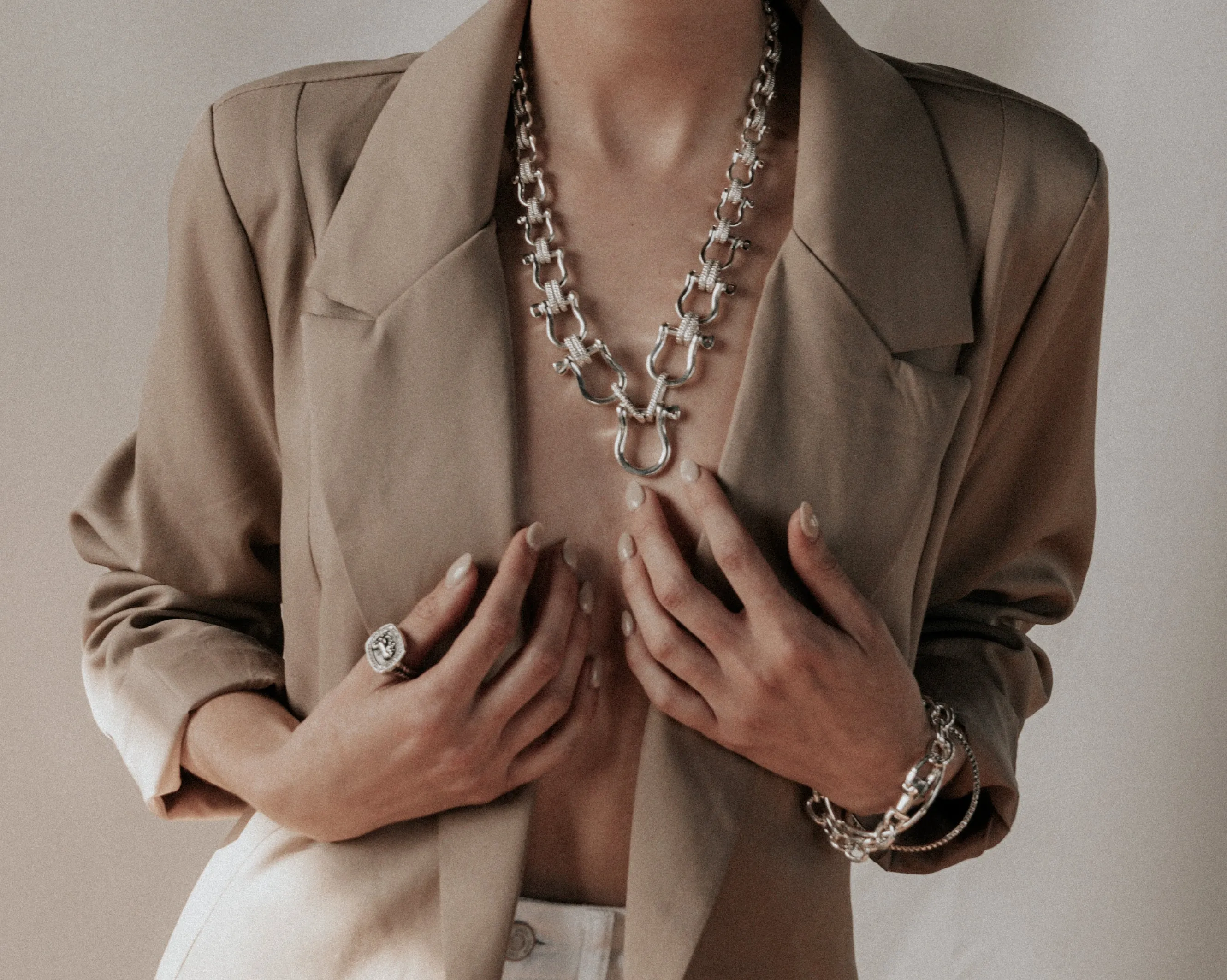 Sale- Graduated Shackle Infinity Necklace
