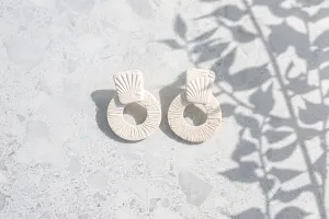 Simple Cream Dreams