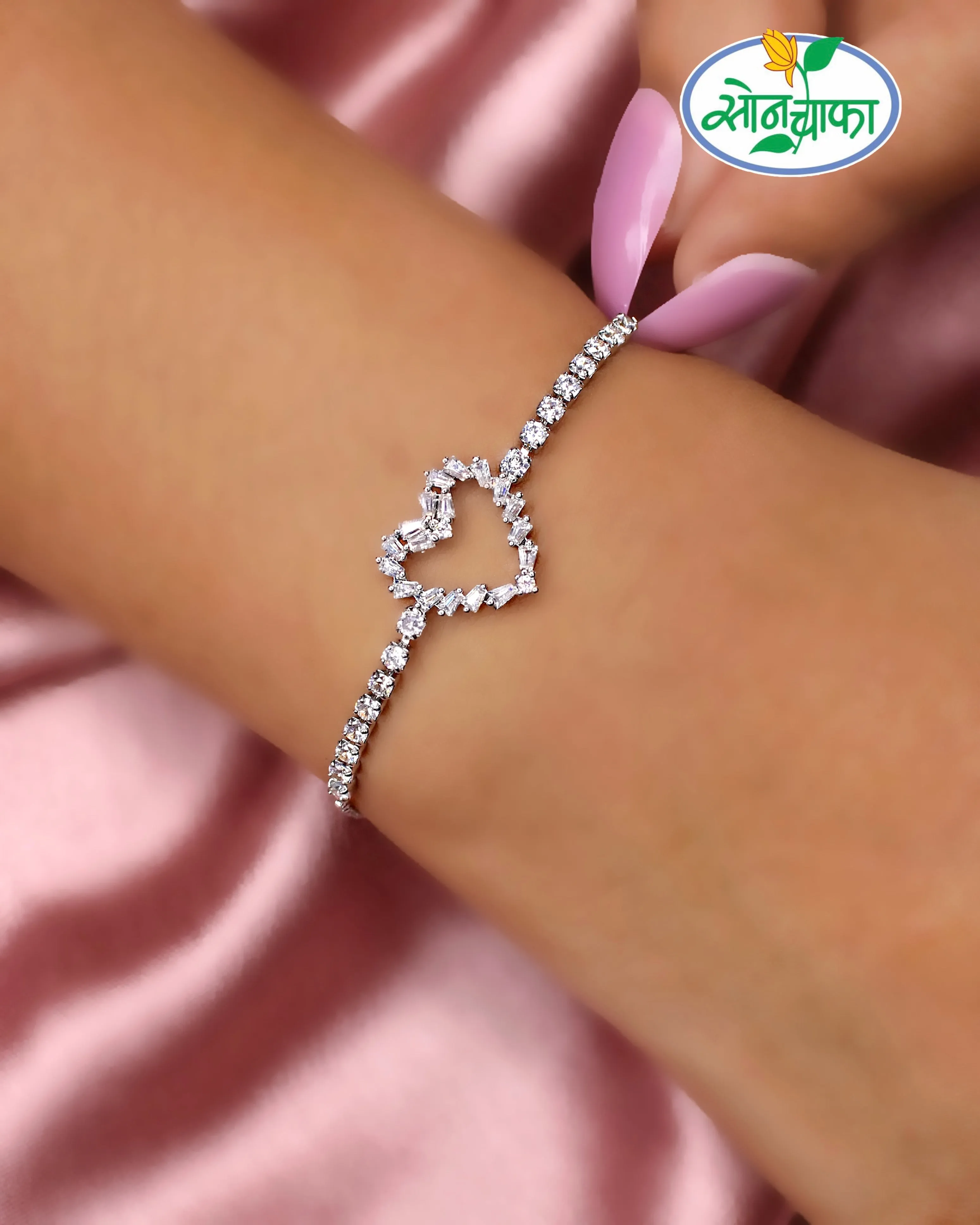 SPARKLING HEART DIAMOND BRACELET