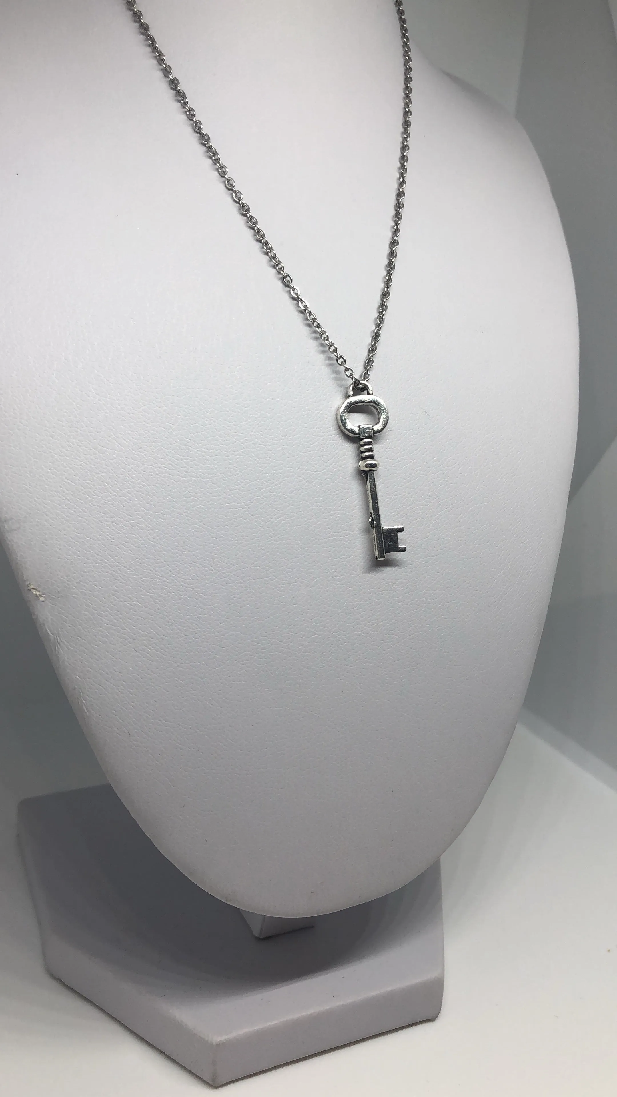 The key pendant necklace