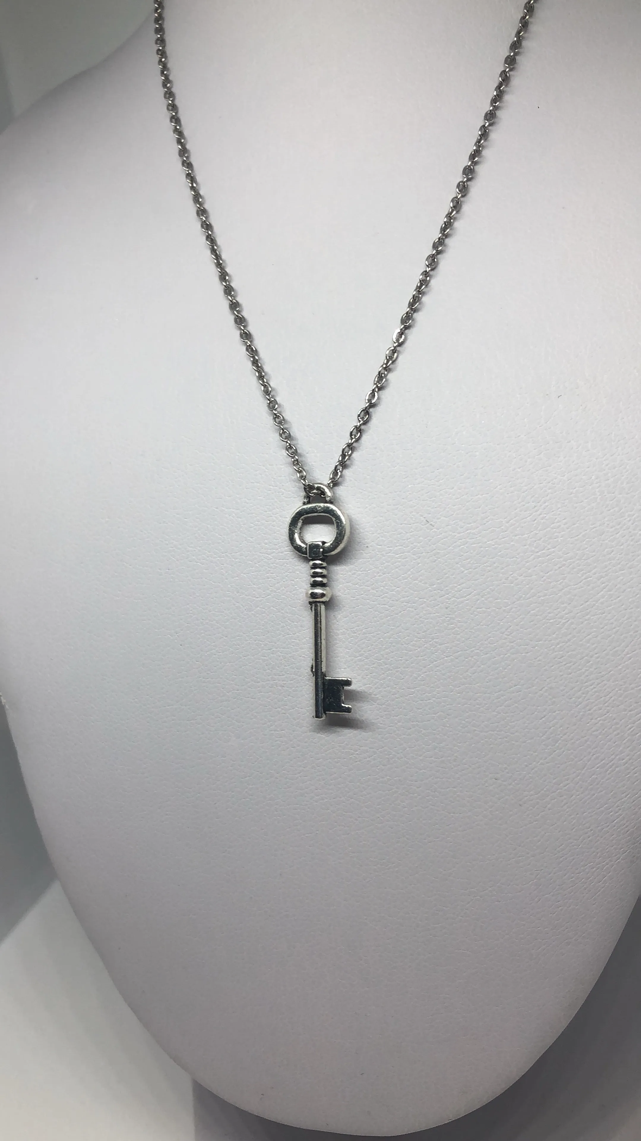 The key pendant necklace