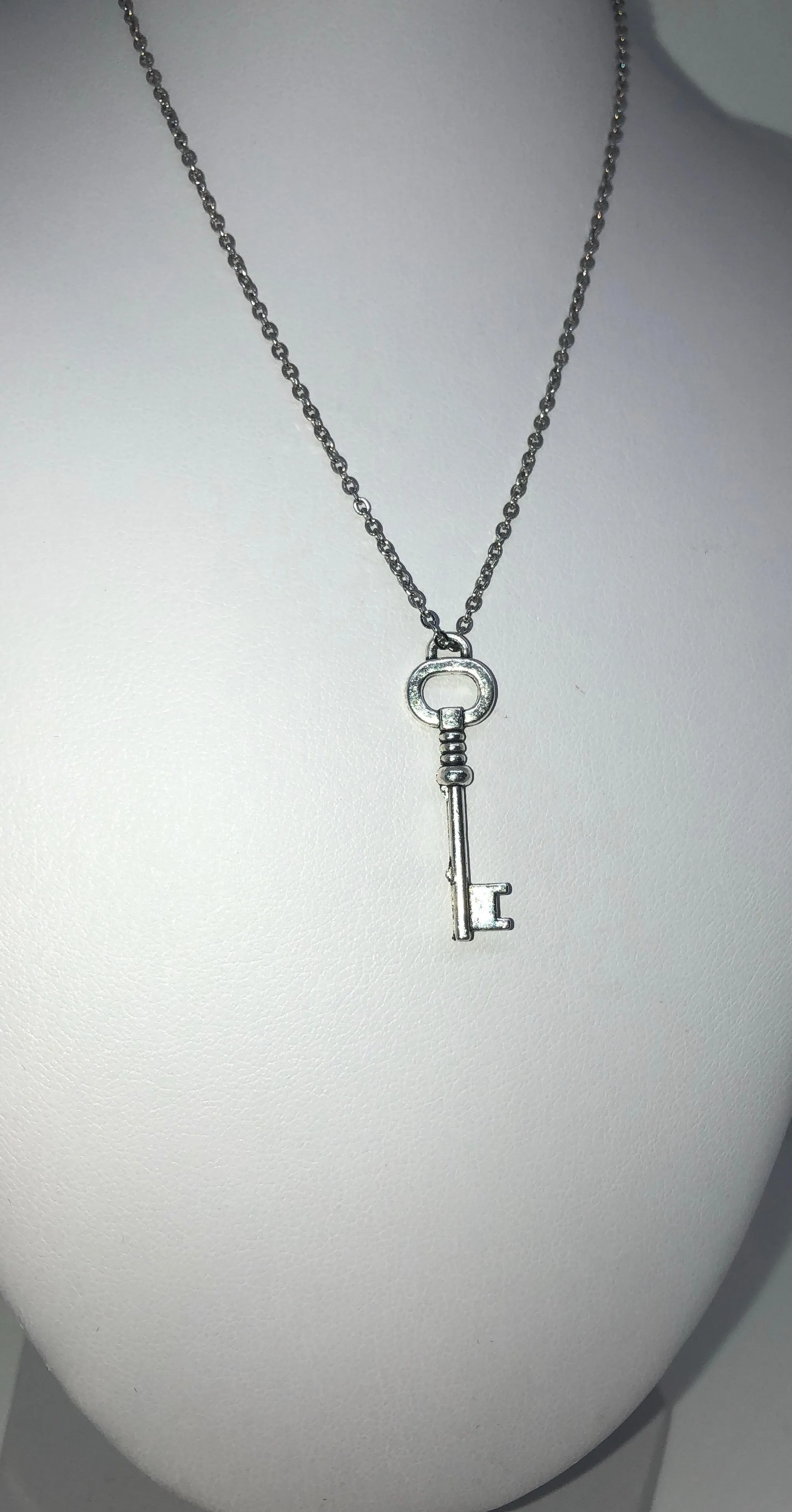 The key pendant necklace