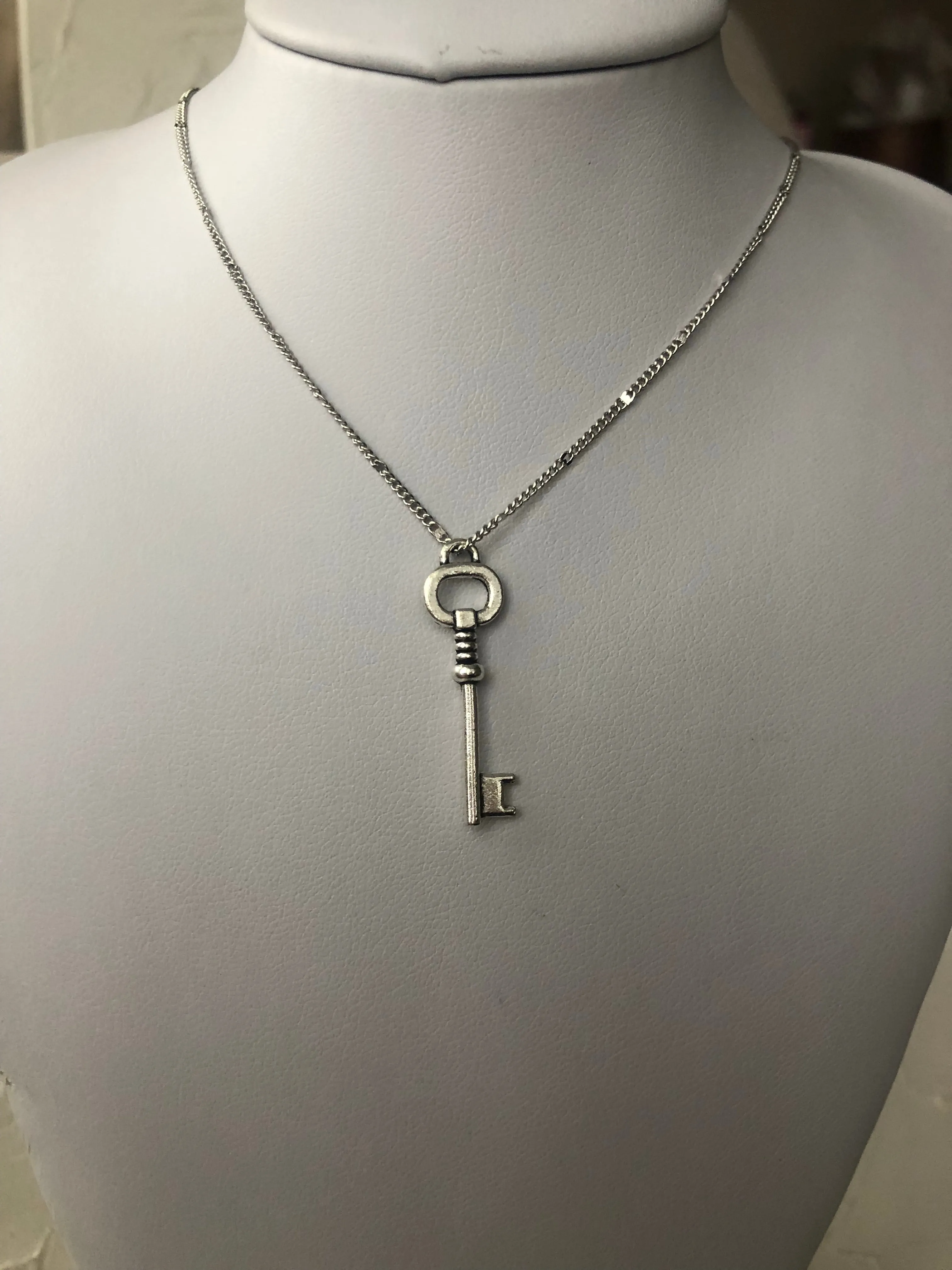 The key pendant necklace