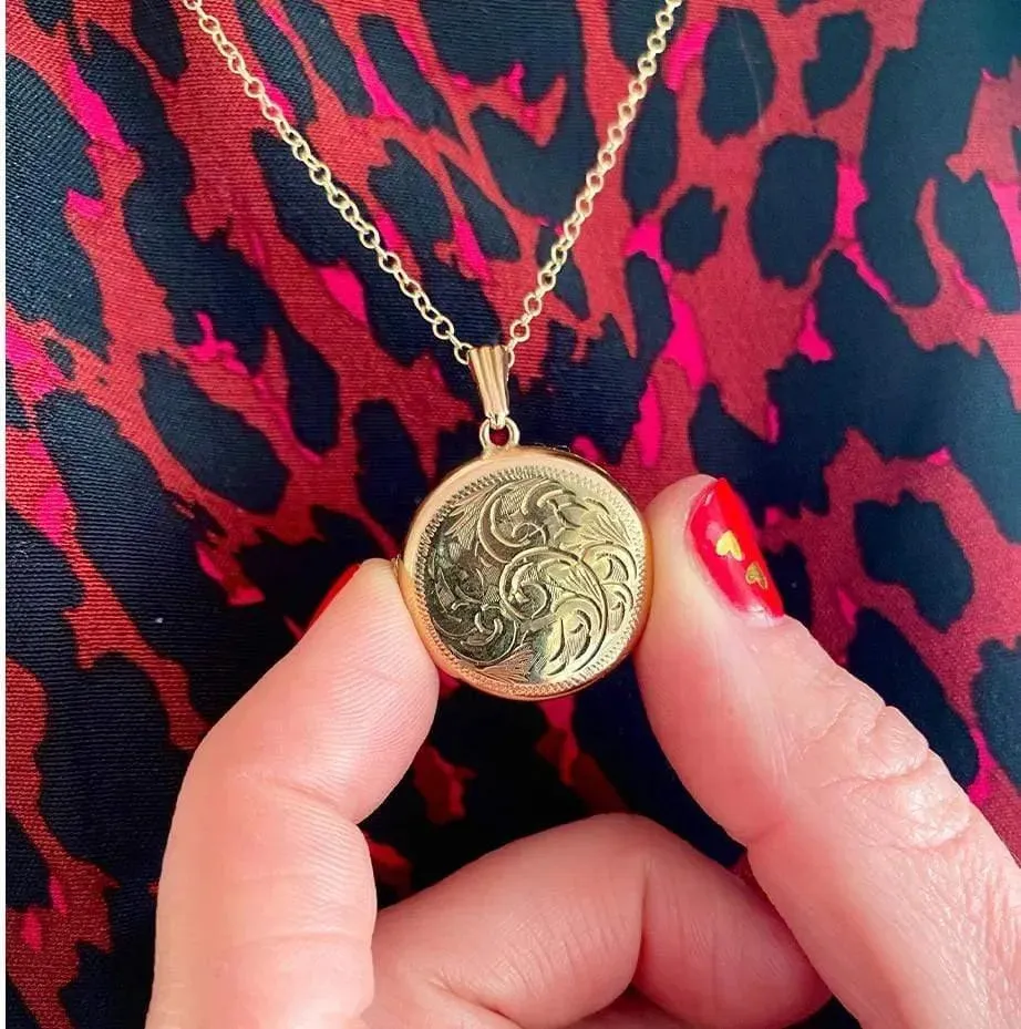 Vintage 1960s Round Engraved 9ct Gold Locket Necklace