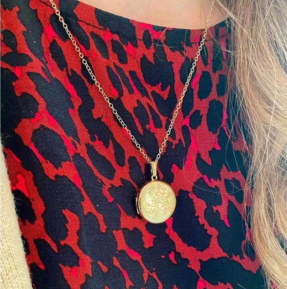 Vintage 1960s Round Engraved 9ct Gold Locket Necklace